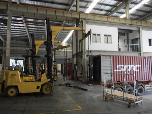 Cam Taşımada Forklift Pergel Takma Kullanımı